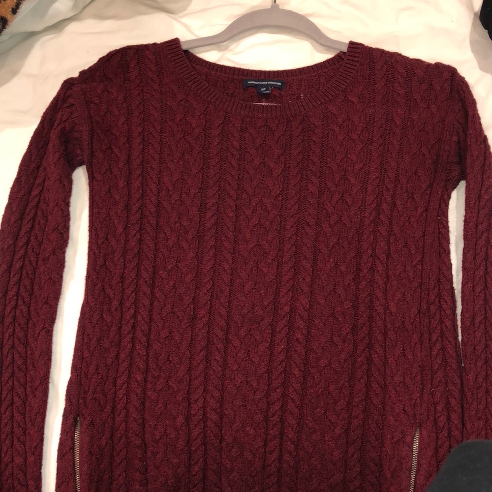 American Eagle sweater
